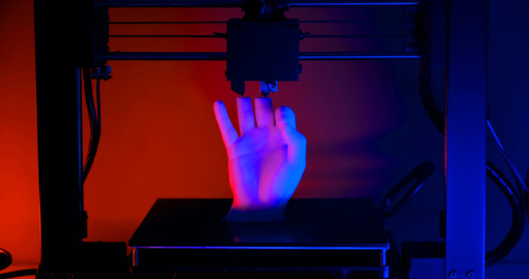Die Vorteile einer digitalen Medienproduktion als 3D-Drucker dargestellt.